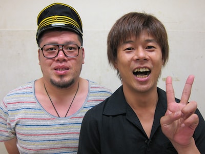 8月18日（木）に「滑舌亭一門会～ほんまは、めちゃくちゃ夏したいねん!!～」を開催する野性爆弾・ロッシーと、26日（金）に「肉糞亭一門会～爆ぜ破門は誰だ！～」を開催する野性爆弾・川島。