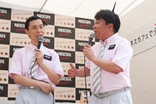 ハライチ岩井と我が家・杉山（左から）。