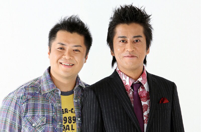 8月14日放送の「ブラックマヨネーズの学生ボウリング甲子園2011」に出演するブラックマヨネーズ。