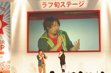 MCを務めたケンドーコバヤシと陣内智則。ケンコバは「銀河鉄道999」の鉄郎に扮した。