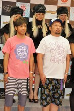 （左から）陣内智則とケンドーコバヤシ。