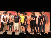 ひな壇対決で大活躍の赤羽の母親。赤羽が太ってしまった理由や、できちゃった婚であることなど、赤羽家のさまざまな事情が明かされた。