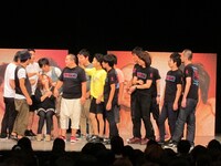 ひな壇対決で大活躍の赤羽の母親。赤羽が太ってしまった理由や、できちゃった婚であることなど、赤羽家のさまざまな事情が明かされた。