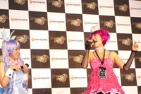 アテレコで用意されたセリフを気にせず、言葉にならない絶叫で会場中を翻弄した岡本（右）。