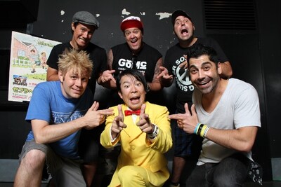 タワーレコード渋谷店にて行われたZEBRAHEADのインストアイベントに登場したダンディ坂野。Phoyo by 名島直亮