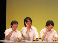 「美食キャラデミー」の辛口専門家たち。