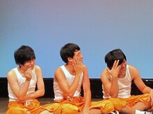 伊藤修子のギャグ「10年後の芦田愛菜」には3人とも撃沈。ピクニックからハリセンで叩かれまくった。