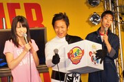出演者とのチェキ撮影が当たる抽選会の様子。