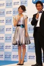 小林麻耶とはんにゃ川島（左から）。