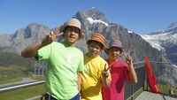 「東野・岡村の旅猿SP プライベートでごめんなさい…スイスでキャンプの旅」での様子。(c)日本テレビ