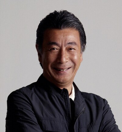 スパニチ!!「日本列島！ダジャレっとう!!」に「ダジャレコミッショナー」として登場する高田純次。