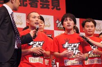 「キングオブコント2011」決勝進出で「優勝したらシティボーイズさんにご馳走したい。いいお肉を大竹さんに食べさせたい」と語ったラブレターズ