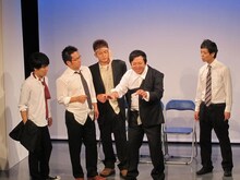 コントNo.26 うしろシティ金子作「スカウト」。酔っ払ったサラリーマンたちに話しかけてきたのは大手音楽会社のスカウトマン。濱口は「ニュージェネレーションですね」と感想。