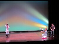 ななめ45°のコントをカバーしたトップリード。高崎線のラップ部分は相当練習したにもかかわらず忘れてしまったそう。ネタ後には岡安が手本を見せた。