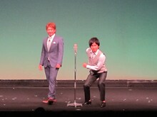 コア。「盛り上がってるか！」とトップバッターらしく盛り上げた。牛丼屋のネタのはずが、「カレー屋」というフレーズも。