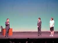 社長のもとに、社長の娘との結婚を請いに来た部下。一筋縄ではいかない部下と娘に冷静な父が振り回される。