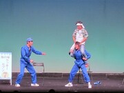 ネプチューン。海の家の水漏れを修理に来た男性2人。海の家である相談をし始める。堀内のアドリブにより、話はとんでもない方向へ。