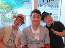 9月10日（土）、11日（日）に、東京・新宿シアターモリエールにて行われる「インスタントジョンソン単独ライブvol.3『文殊の知恵』」。タイトルは前回の「阿修羅」から、今回も“3人”を連想させるタイトルを考えたところ「文殊の知恵」になったそう。