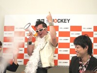 「オフクロックから小遣いもらって、その額を嫁にごまかしている」と告白した池田。現在娘もサンミュージックに在籍。