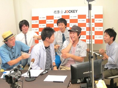 最後は編集長から知識の足りない記者たちに愛のビンタが炸裂。