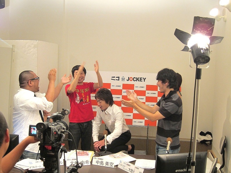 カオルがビンタされる場面では、普段見慣れないカオルの姿にジョーもすっぽん大学も大喜び。