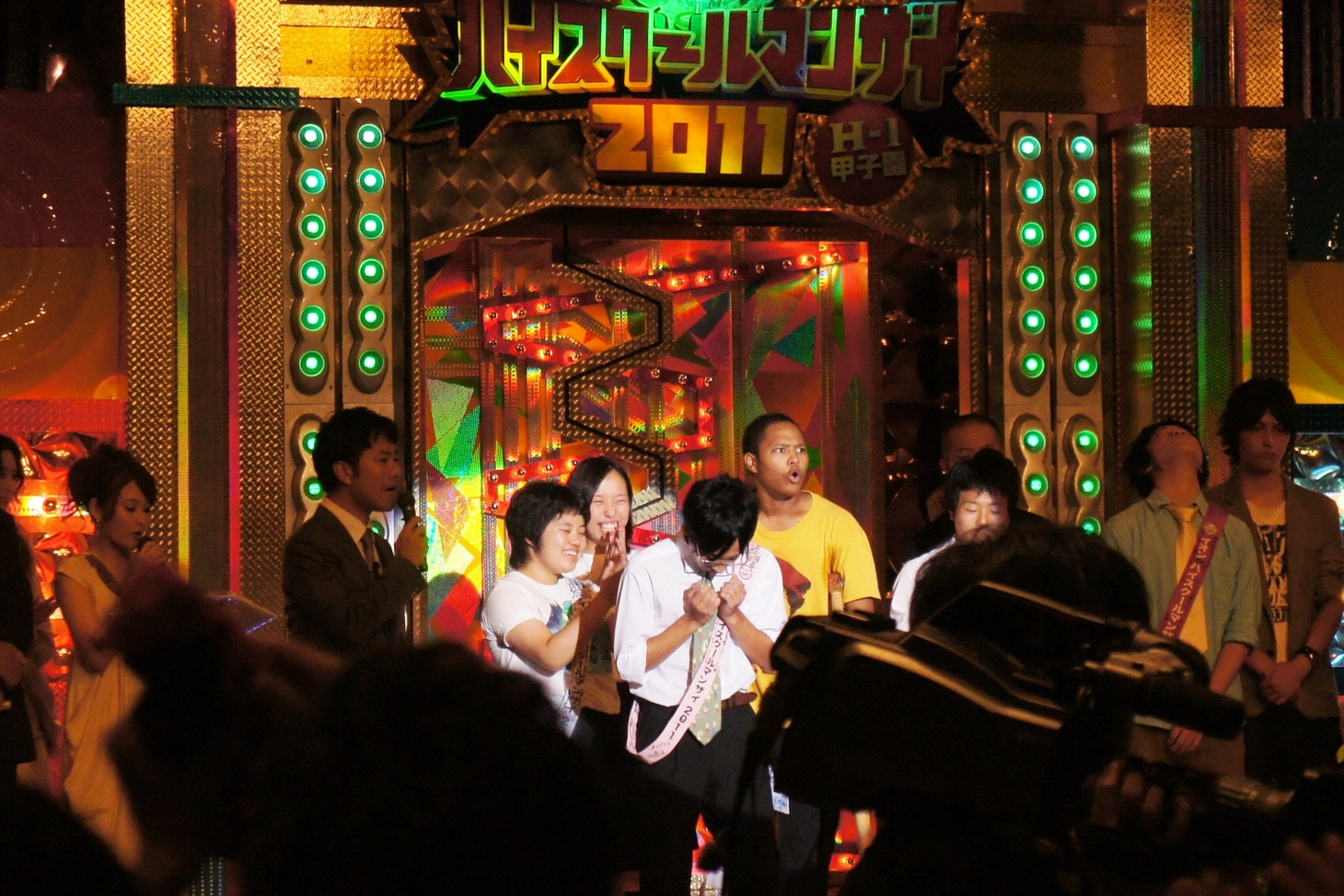 ドラッパの優勝が発表された瞬間。ボケの旦君は「オール巨人・阪神さんと板尾さんのファン」、ツッコミの伊藤君も「笑い飯さんと藤井隆さんのファン」と、現場にいる芸人の名前を次々と挙げて会見でも笑いをさらっていた。