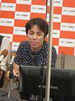 藤井ペイジ。鳥居の不思議な言動を拾って解説する職人技を習得しているが、本気の「はあ？」も連発。