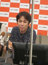 藤井ペイジ。鳥居の不思議な言動を拾って解説する職人技を習得しているが、本気の「はあ？」も連発。