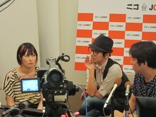 鳥居孝行のトークに鳥居みゆきはとうとう「黙れ」と叱咤。ネタ後には藤井が「こいつをサンミュージックに入れた奴を殴る！」と豪語。