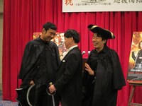 ケンカを始めるとキスで仲直り。恥ずかしそうにする上島は肥後から「ニヤニヤするなよ」と言われてしまった。