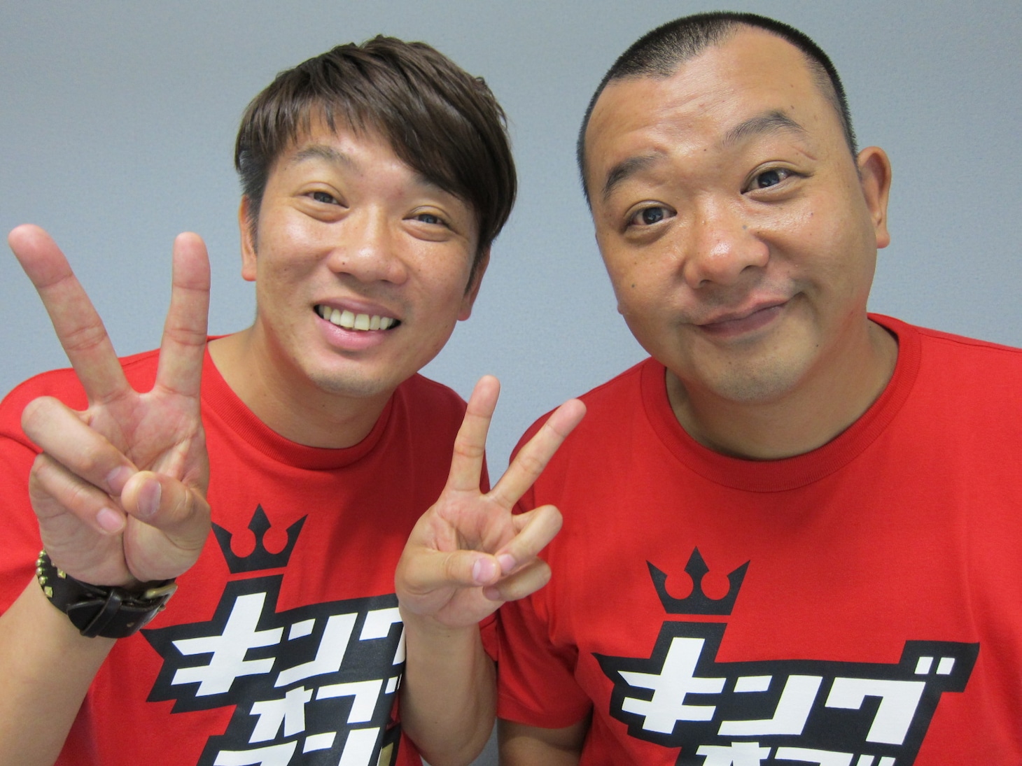 「キングオブコント2011」ファイナリストのTKO。左が木本武宏、右が木下隆行。9月21日にDVD「TKOゴールデン劇場 ～松竹芸能 新宿角座 柿落し公演～」を発売。10月8日には松竹芸能 新宿角座にてDVD発売記念イベントとトークライブが開催される。