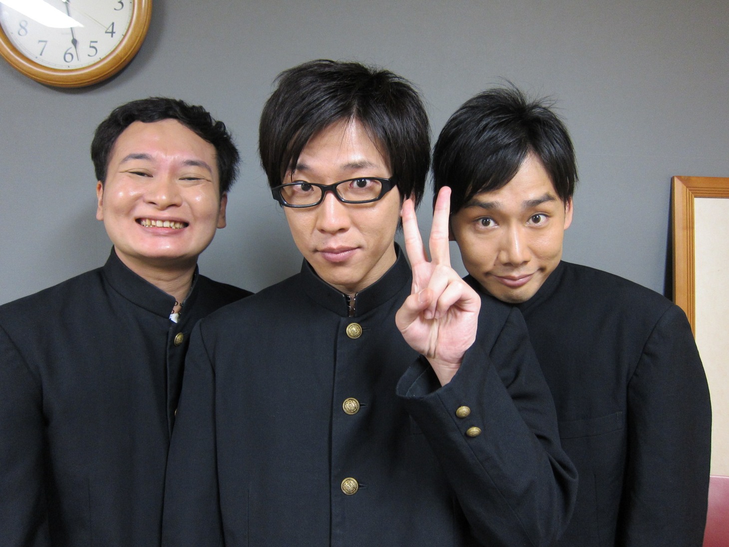12月14日にDVD「恐怖学園」をリリースする鬼ヶ島。本編のコント9本は約4時間かけて撮影した力作となっている。9月23日には「キングオブコント2011」決勝が控えている。