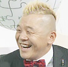 番組内のキャイ～ン・ウド鈴木の様子。(c)BeeTV