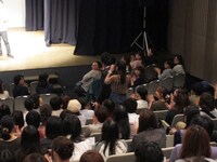 選手入場では、吉木りさと℃-ute中島にザンゼンジがSPとして護衛。