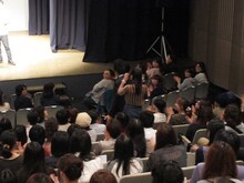 選手入場では、吉木りさと℃-ute中島にザンゼンジがSPとして護衛。