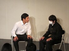 転校生の友情物語コントを披露した巨匠。2人で一緒に自転車で来たという仲良しな2人。