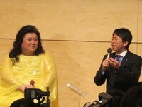 試食を迫られ、「あー辛い、くらいですけど」とリアクションした有吉。