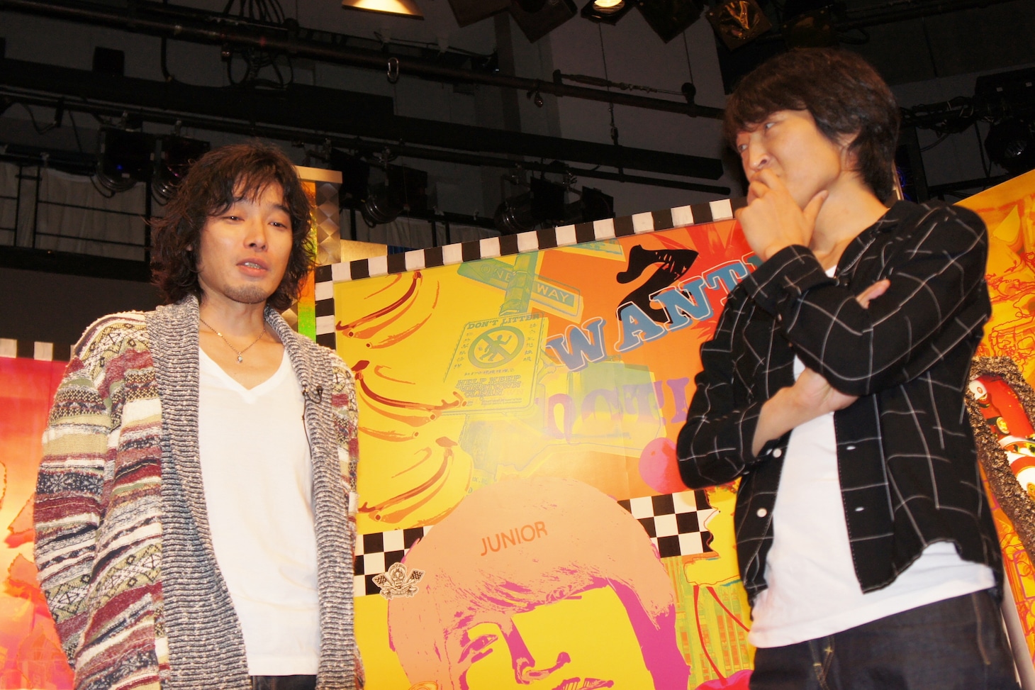斉藤和義と千原ジュニア（左から）。