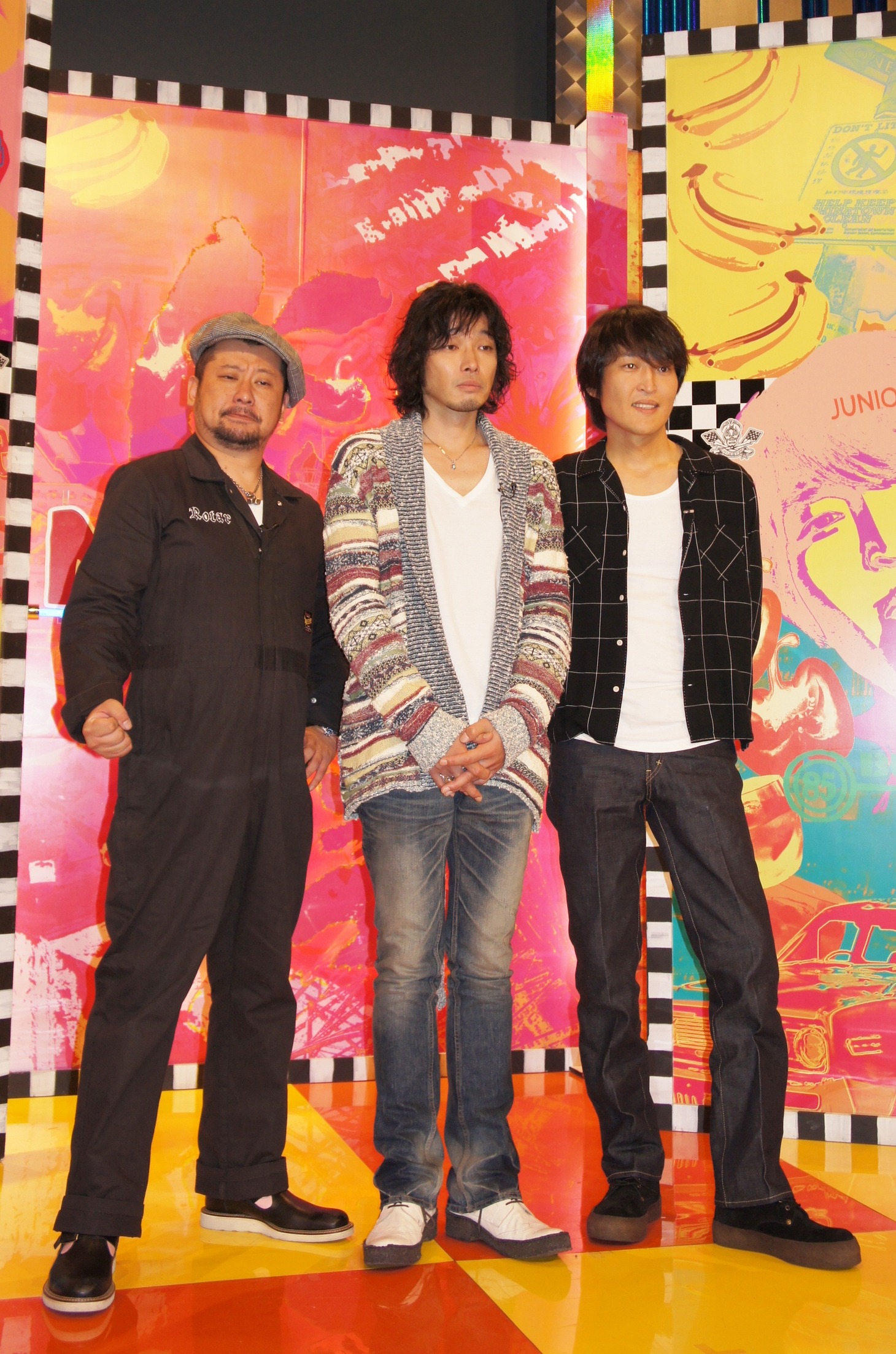 ケンドーコバヤシ、斉藤和義、千原ジュニア（左から）。