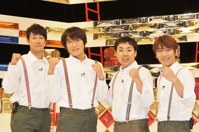 新番組「ざっくりハイボール」の記者会見に出席した小籔千豊、千原ジュニア、フットボールアワー（左から）。