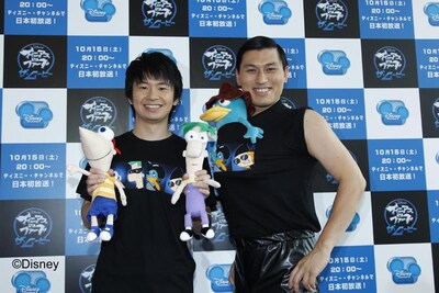 「フィニアスとファーブ／ザ・ムービー」完成披露試写会に登場したオードリー。春日がアナウンサー役、若林がお天気キャスター役でアフレコに挑戦。さらに挿入歌も担当している。