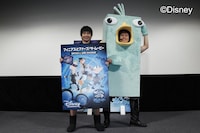 「フィニアスとファーブ／ザ・ムービー」のキャラクターコスチュームを着た春日に子供たちも大喜びだった。