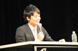 トークライブ「ザ・ゴールデンゴールデントークライブ　スコップvol.4」の一場面。(c)ワタナベエンターテインメント