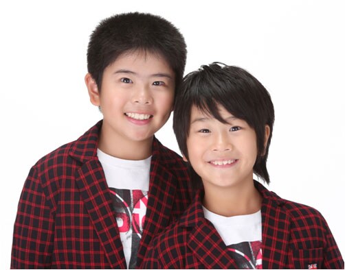 11月19日（土）に東京・松竹芸能 新宿角座にて「まえだまえだの最年少お笑い初単独ライブ ～スマイルラッキー超ハッピー～」を行うまえだまえだ。