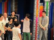 芸人たちはそれぞれ宝物を持って集合。かたつむり林は鍵をプレゼントという大盤振るまい。