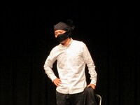 かみじょうたけし。サラリーマン風忍者の世界をコントに。