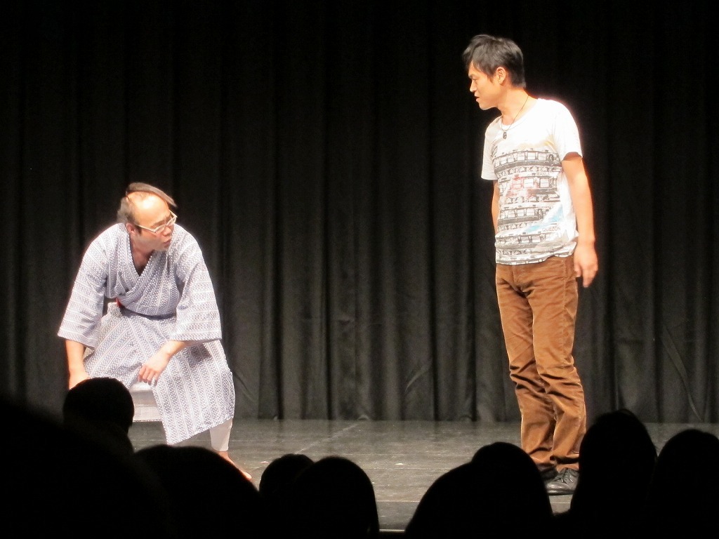 モナコ大作戦。家でシコを踏む父に息子はいてもたってもいられず意見する。