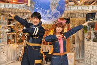 「ギャラクシー賞9月度月間賞」を受賞した「飛び出せ！科学くん 最後の地球（秘）大冒険」MCのココリコ田中と中川翔子（左から）。(c)TBS