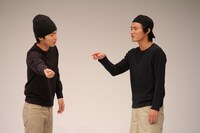 1月1日発売のDVD「ジャルジャルのいじゃら」の収録ライブ。(c)河村正和