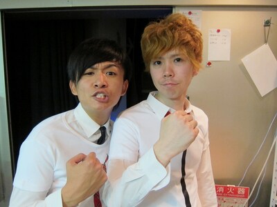 品川・よしもとプリンスシアターにて初単独ライブ「はじめまして。」を行なった御茶ノ水男子。